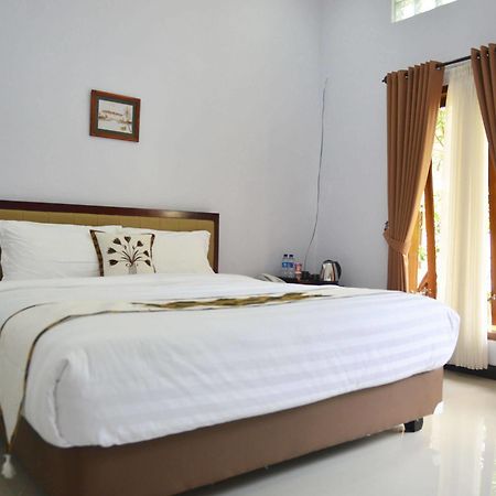 Malang Hill Syariah Redpartner Hotel Exterior foto