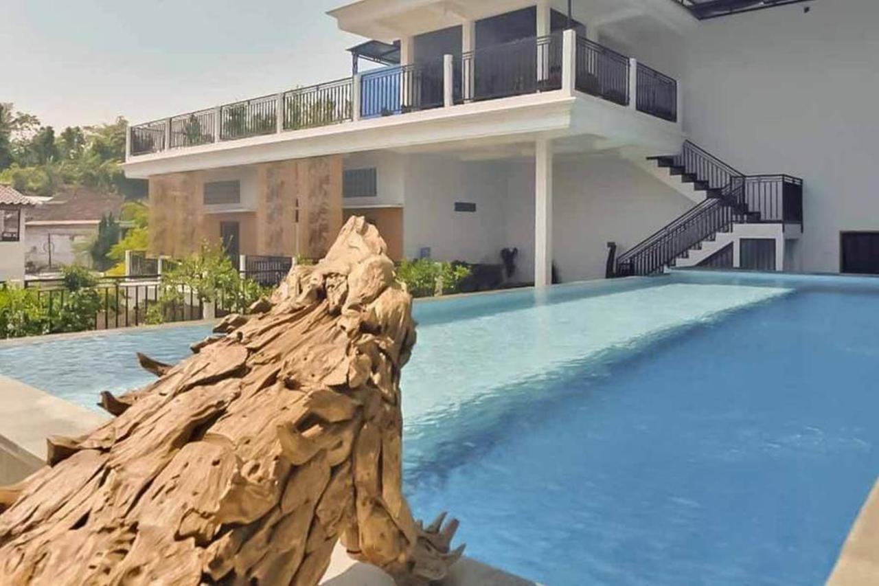 Malang Hill Syariah Redpartner Hotel Exterior foto