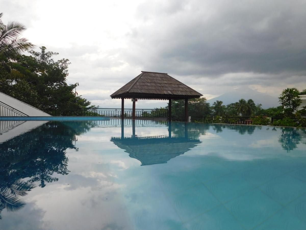 Malang Hill Syariah Redpartner Hotel Exterior foto